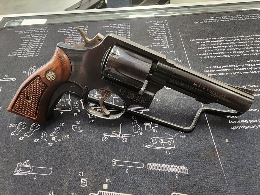 SMITH & WESSON 10-8