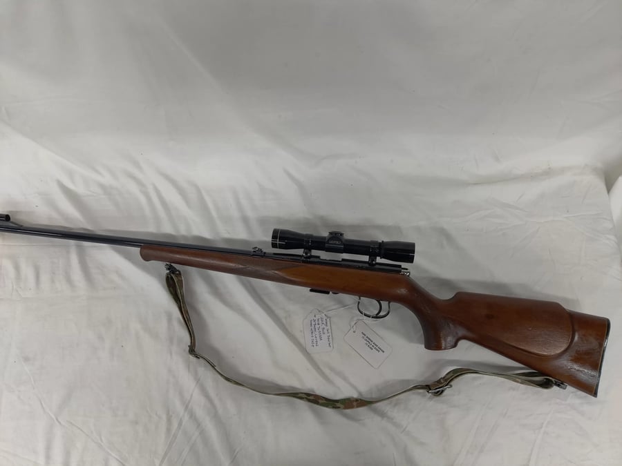 ANSCHUTZ SAVAGE 164 SPORTER W/LEUPOLD SCOPE