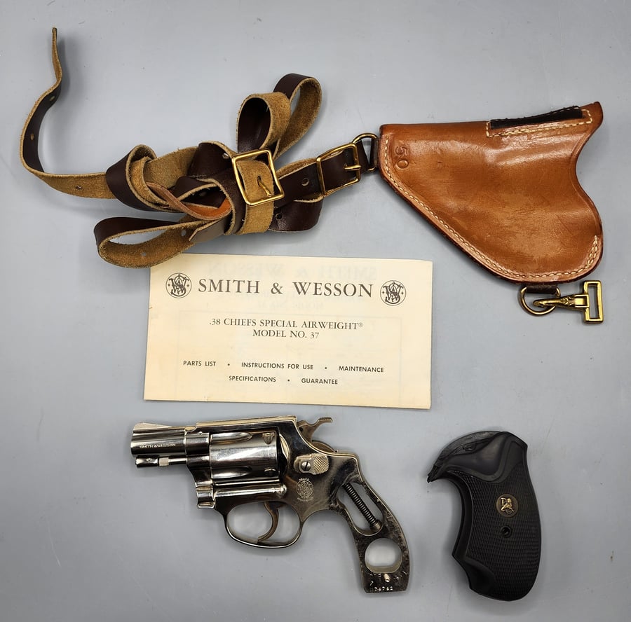 SMITH & WESSON 37 AIRWEIGHT
