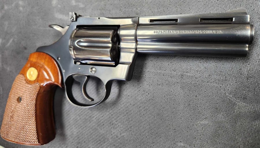 COLT Diamondback (1976)